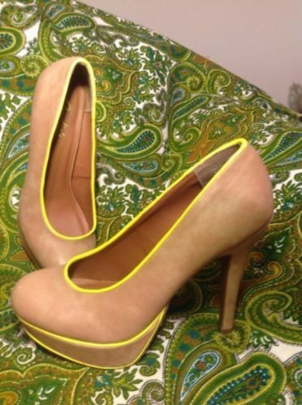 CANDIES CAALLYNNUDE WOMEN'S NUDE/YELLOW 8.5M STILETTOS PLATFORM HEELS PUMPS